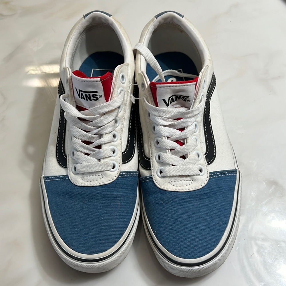 tennis shoes